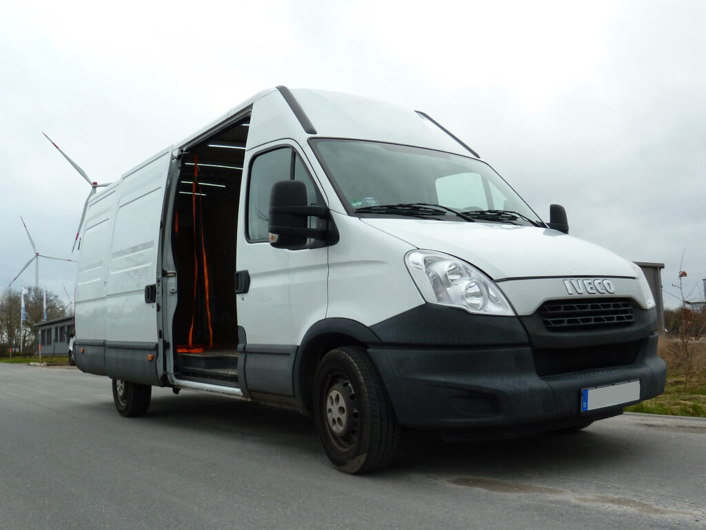 Iveco Daily fährt bei Expresskurierfahrten, europaweiten Direktfahrten und bei Eilversand